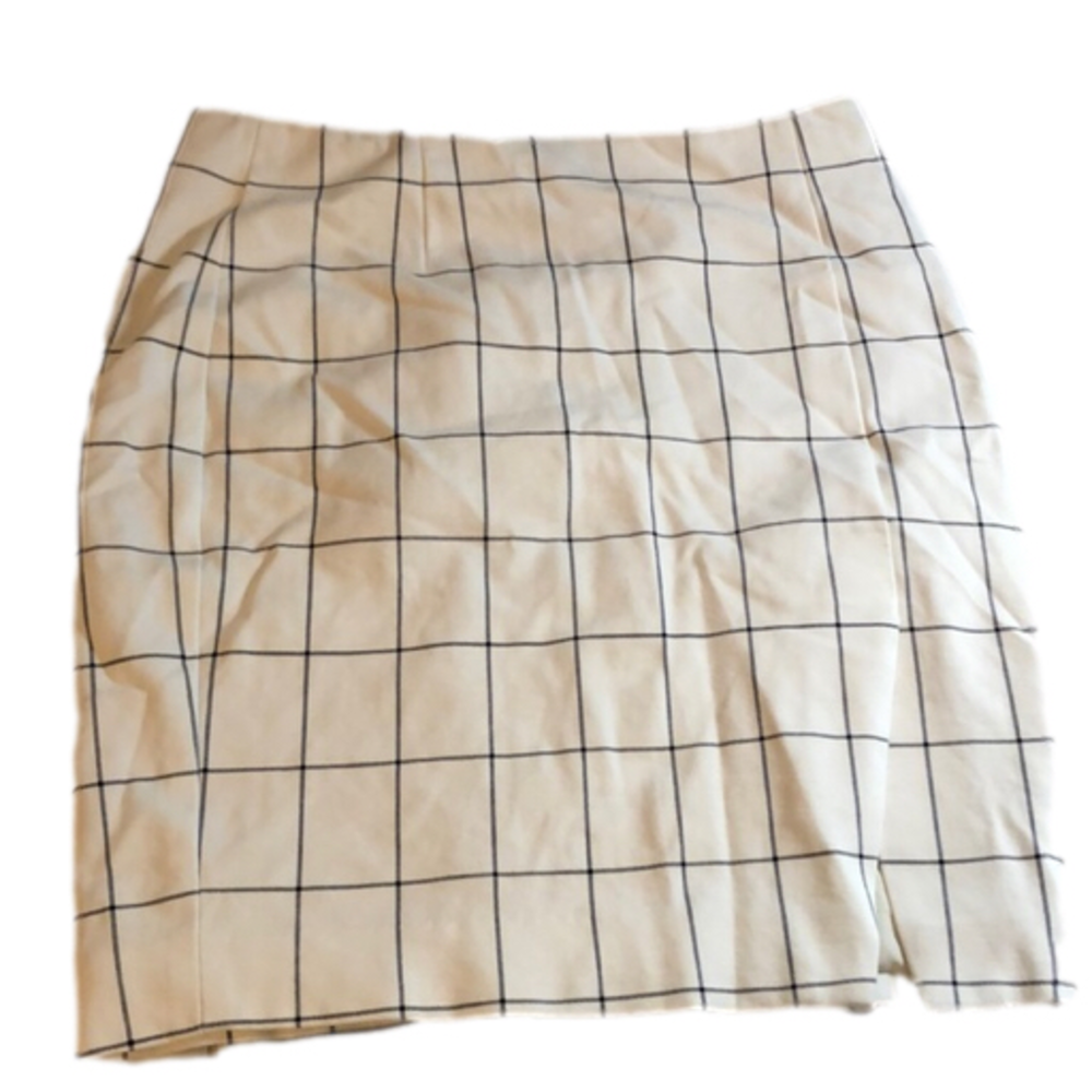 Banana republic cream and black plaid pencil skirt.
